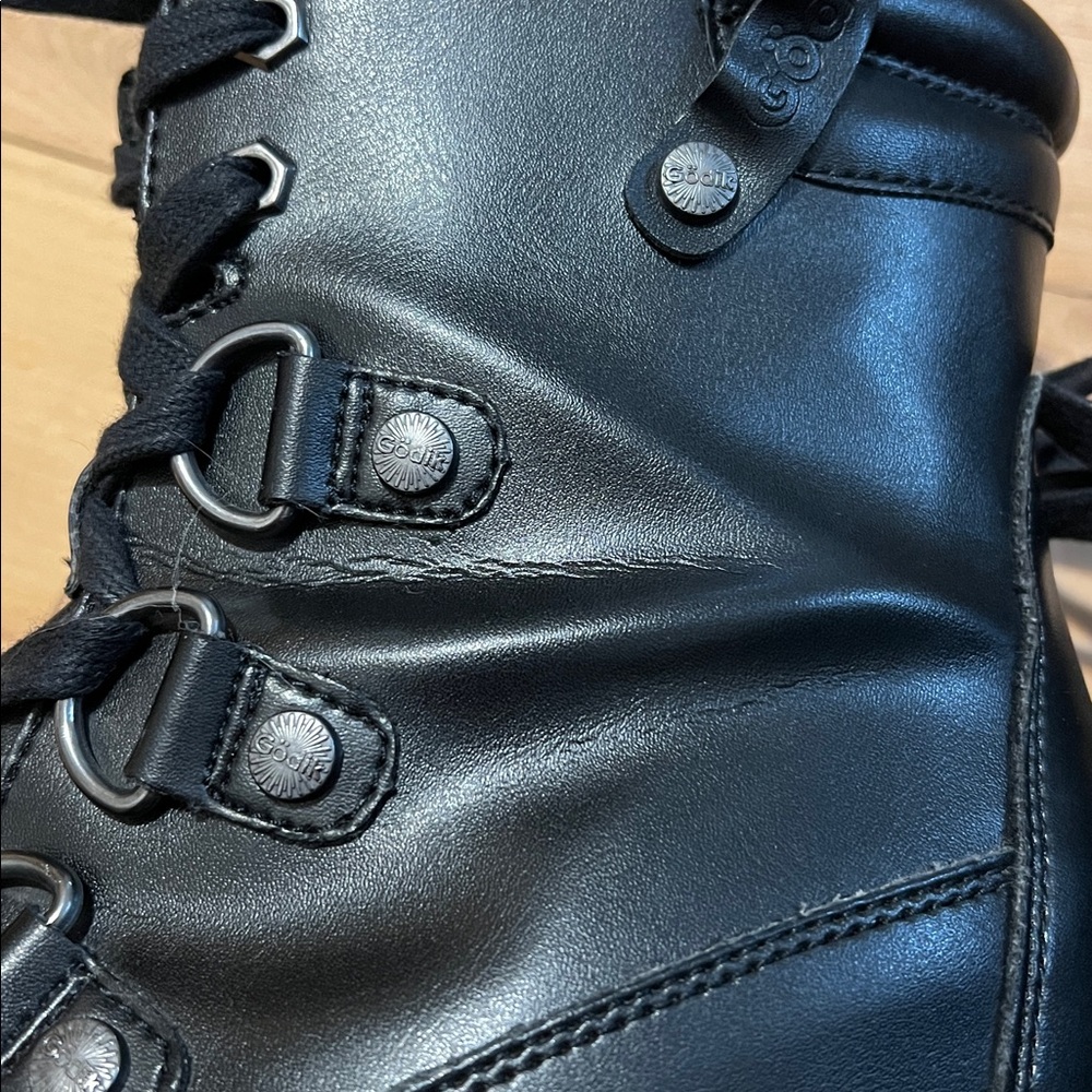 Elegant Black Women's Winter Boots - Picture 10 of 16